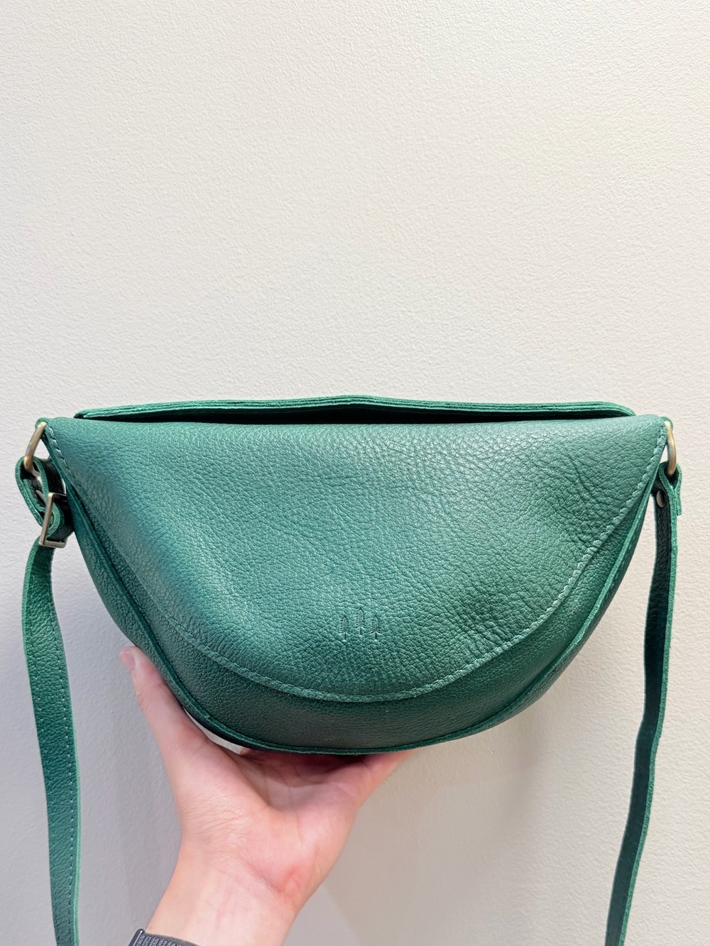 Portland Leather Medium Koala Bacalar Green Sling Bag - Picture 2 of 6